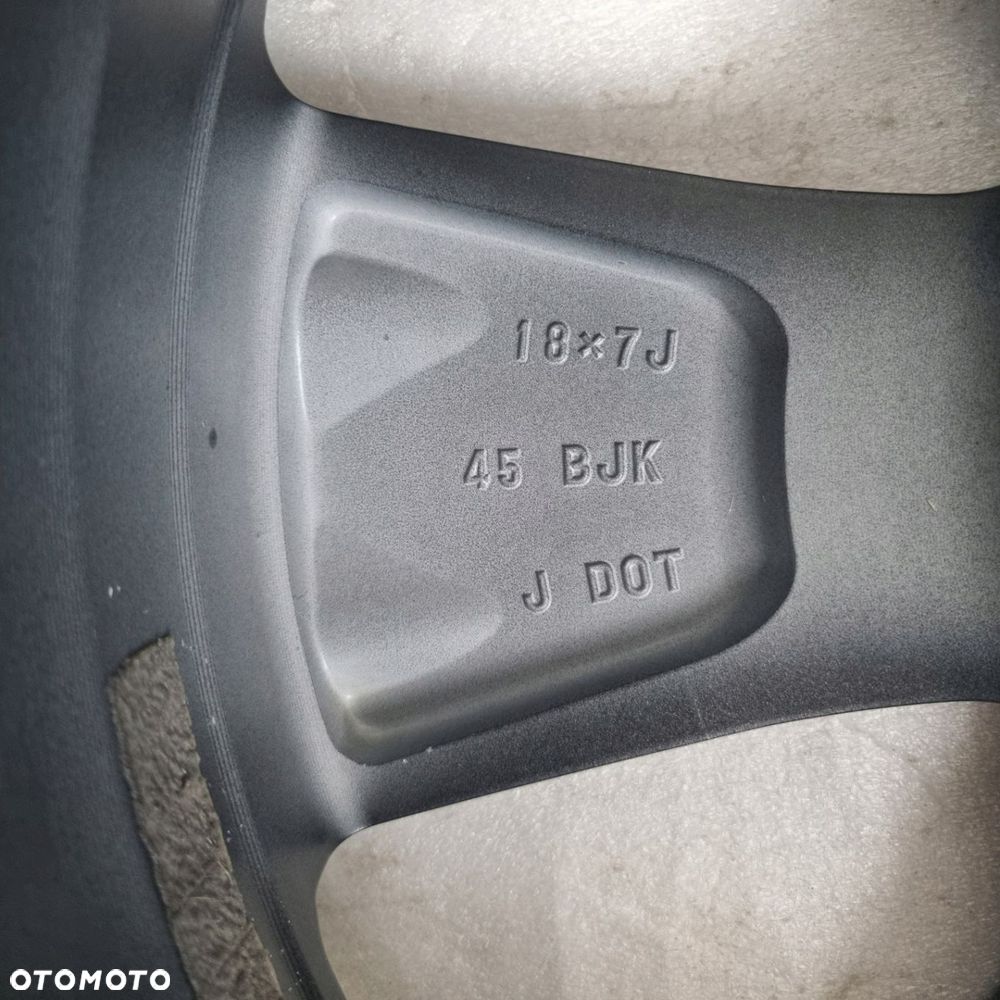 FELGA LEXUS UX ET45 5X114,3 7X18 18 60,1 - 13
