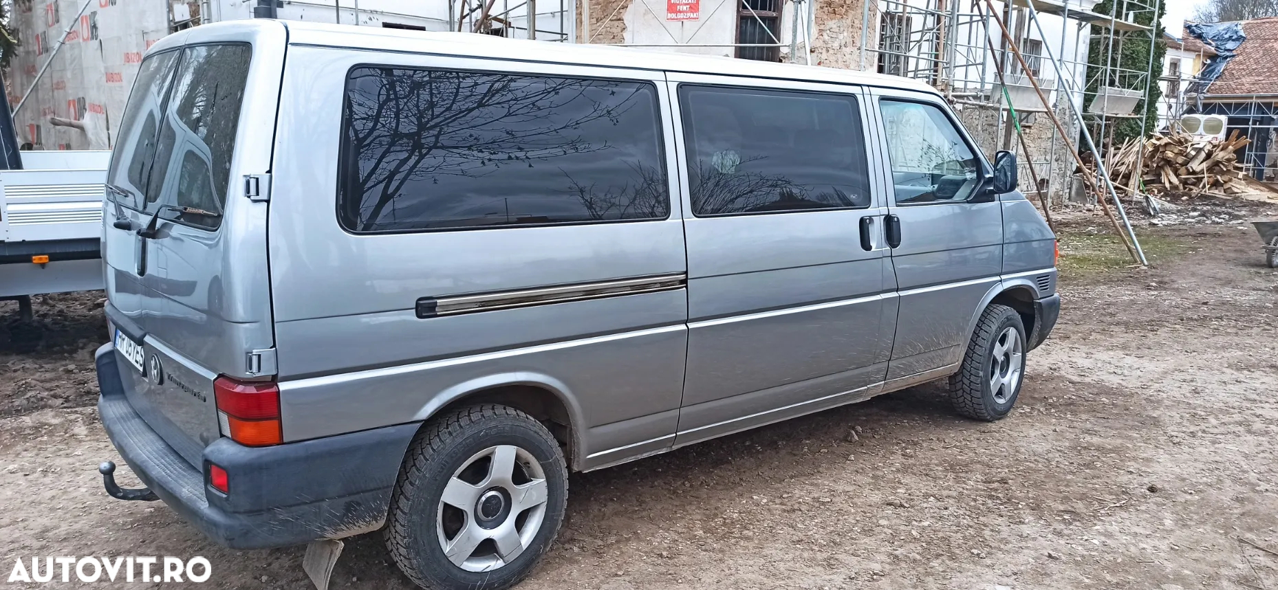 Volkswagen Caravelle - 8