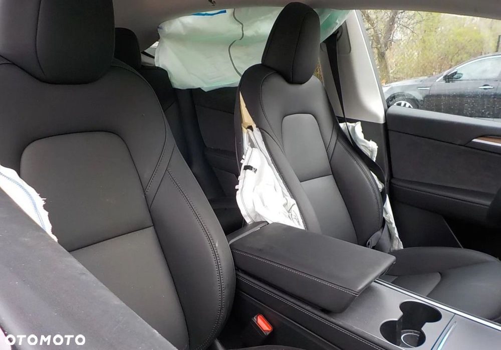 Tesla Model Y RWD - 16