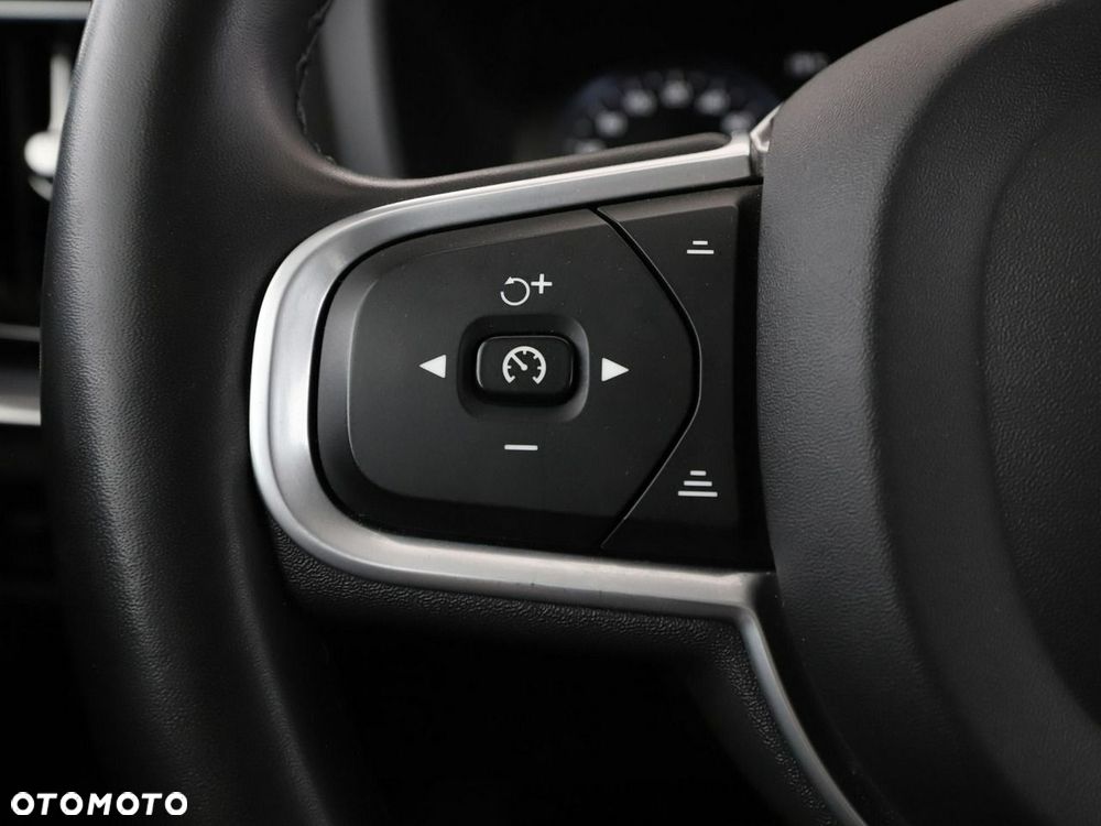 Volvo V60 B4 D Geartronic Momentum Pro - 32