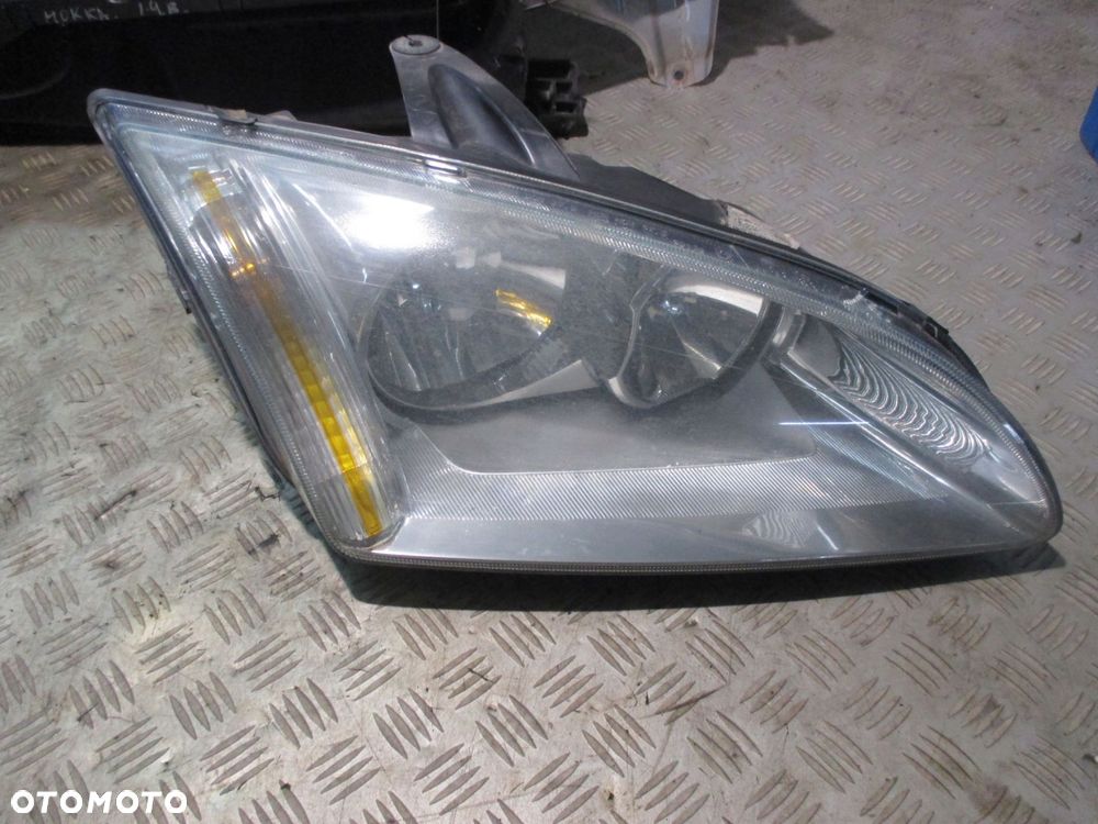 LAMPA PRAWA REFLEKTOR PRAWY PRZÓD FORD FOCUS MK2 - 1