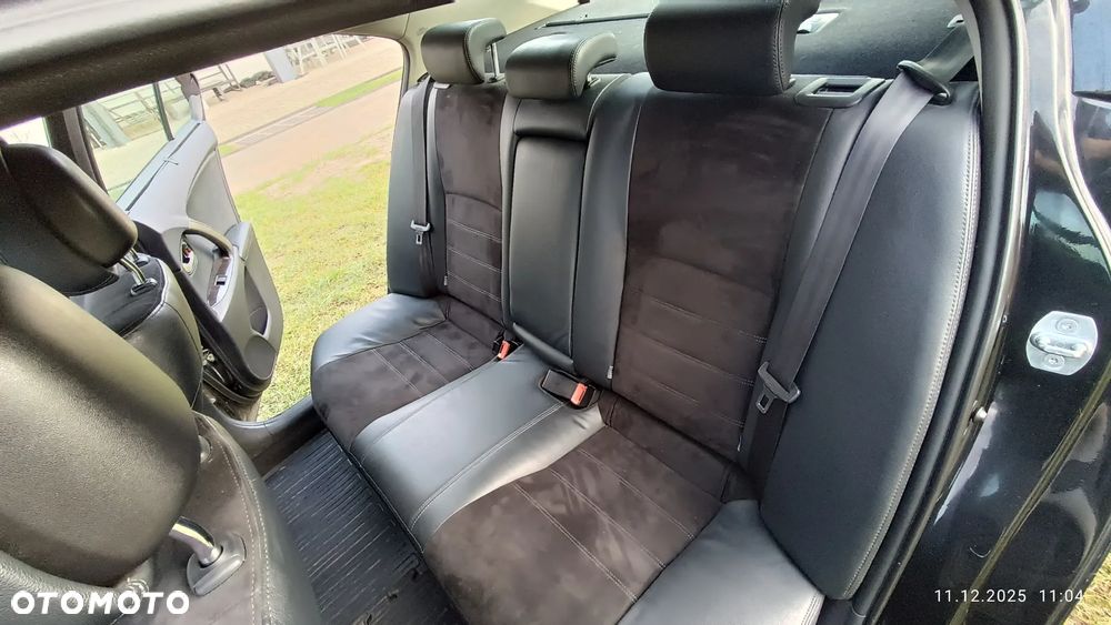 Toyota Avensis 1.8 Premium - 14