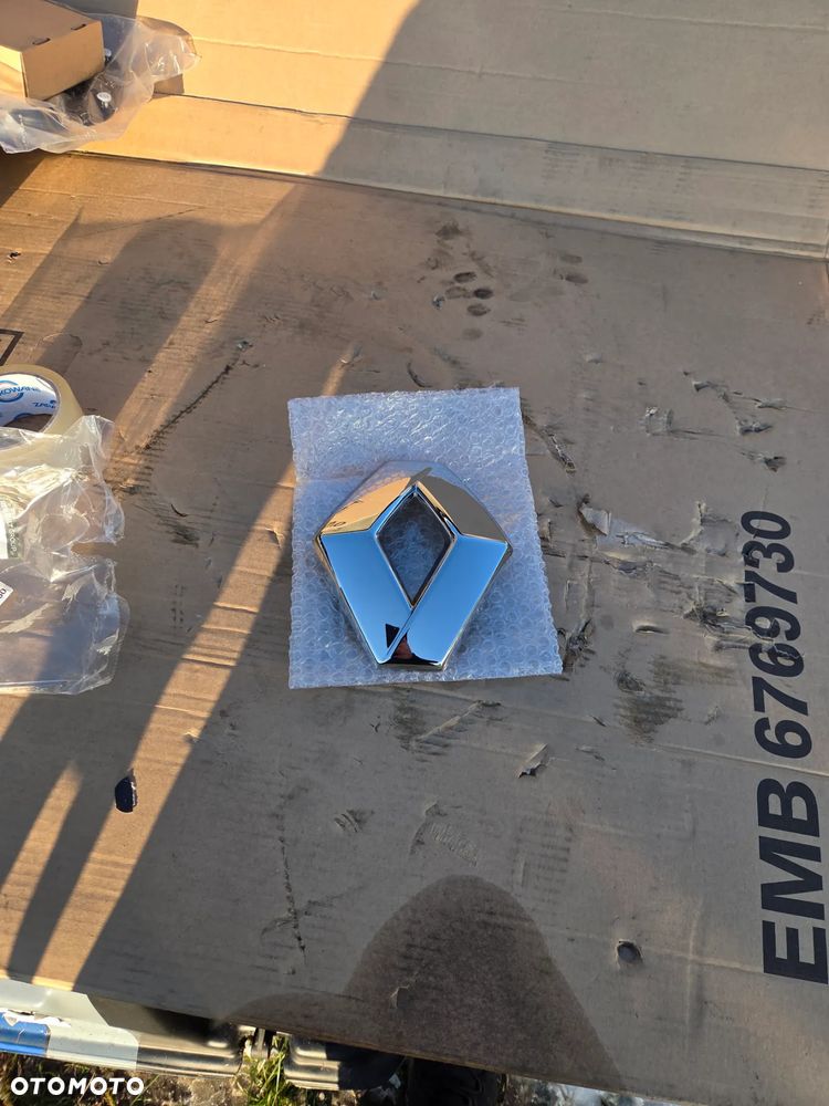 Znaczek emblemat Logo Renault Captur Clio IV Megane III Scenic III 628909470R - 3