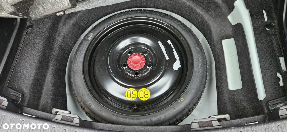 Toyota Corolla 1.8 Hybrid Comfort - 28