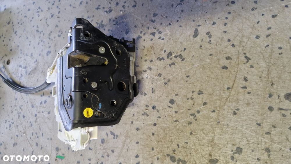 AUDI A4 B8 ZAMEK DRZWI LEWY TYŁ - 3