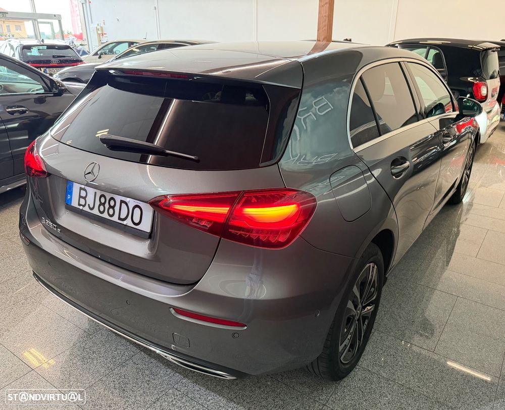 Mercedes-Benz A 250 e 8G-DCT Progressive Advanced - 4