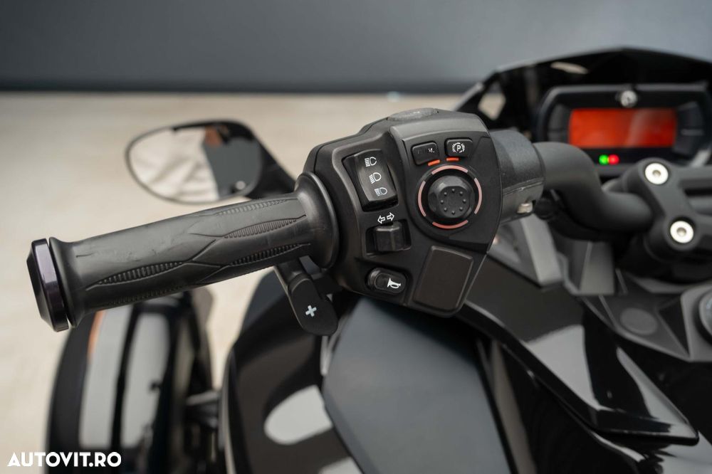 Can-Am Spyder - 5