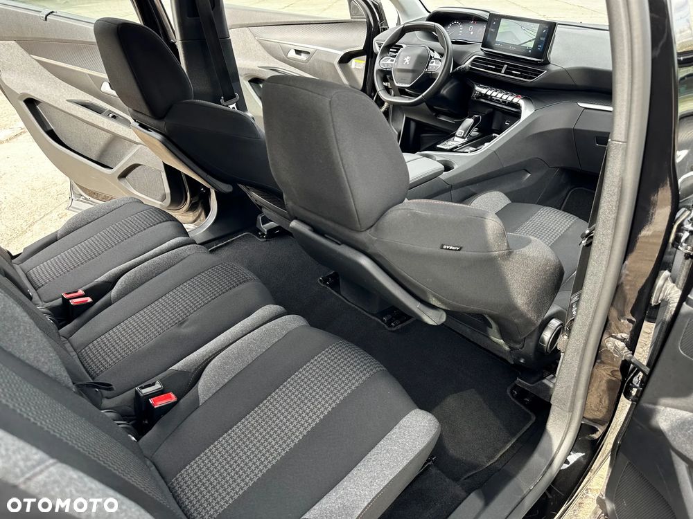 Peugeot 5008 1.2 PureTech Active S&S EAT6 - 21