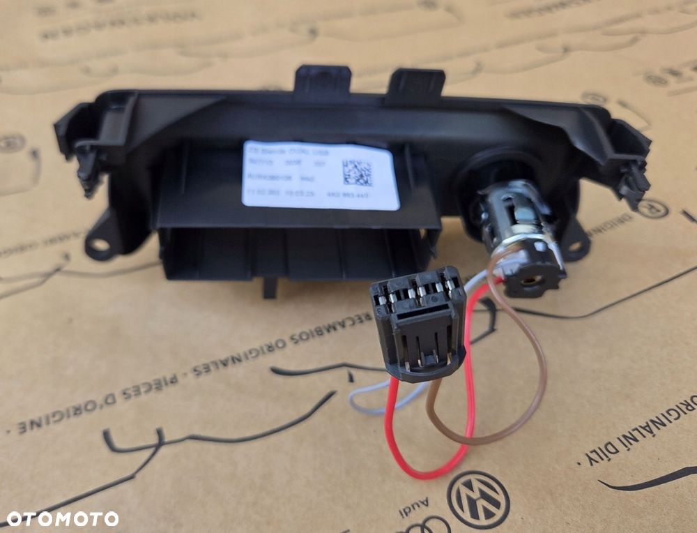 AUDI A6 S6 RS6 A7 S7 RS7 C8 TAPICERKA TUNELU GNIAZDO ZAPALNICZKI 4K0863440 - 3