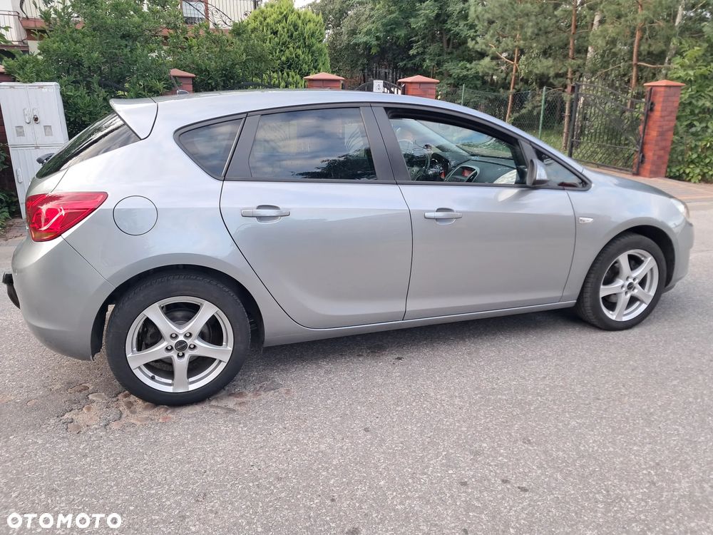 Opel Astra 1.4 Turbo Color Edition - 4