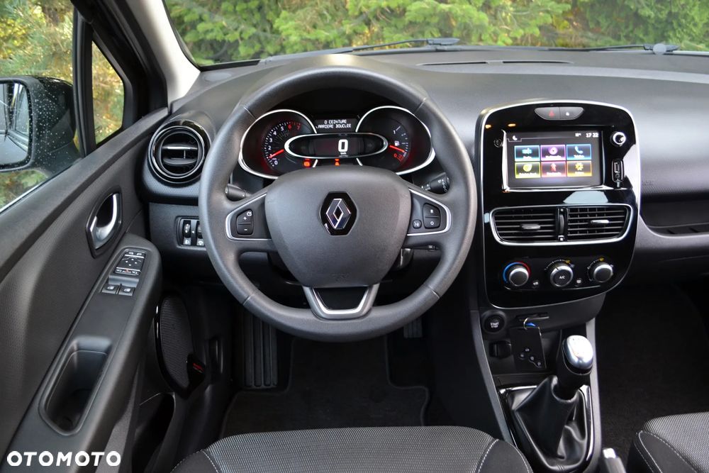 Renault Clio - 21