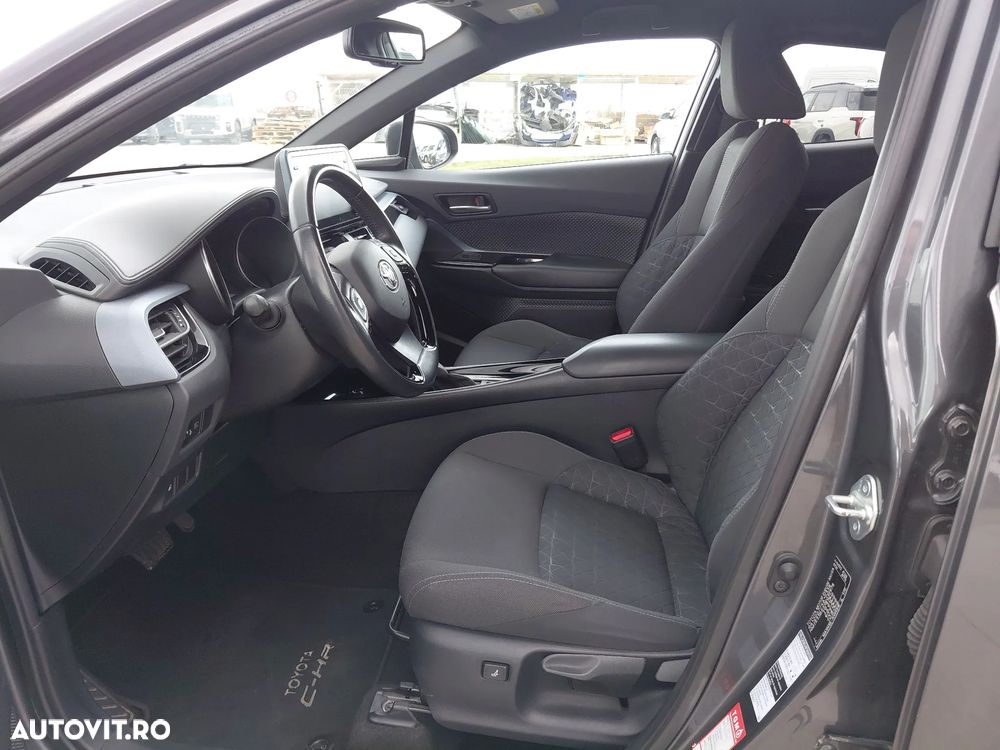 Toyota C-HR - 12