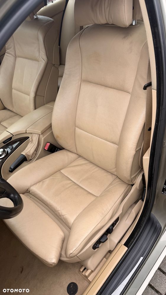 BMW Seria 5 525i Touring - 16