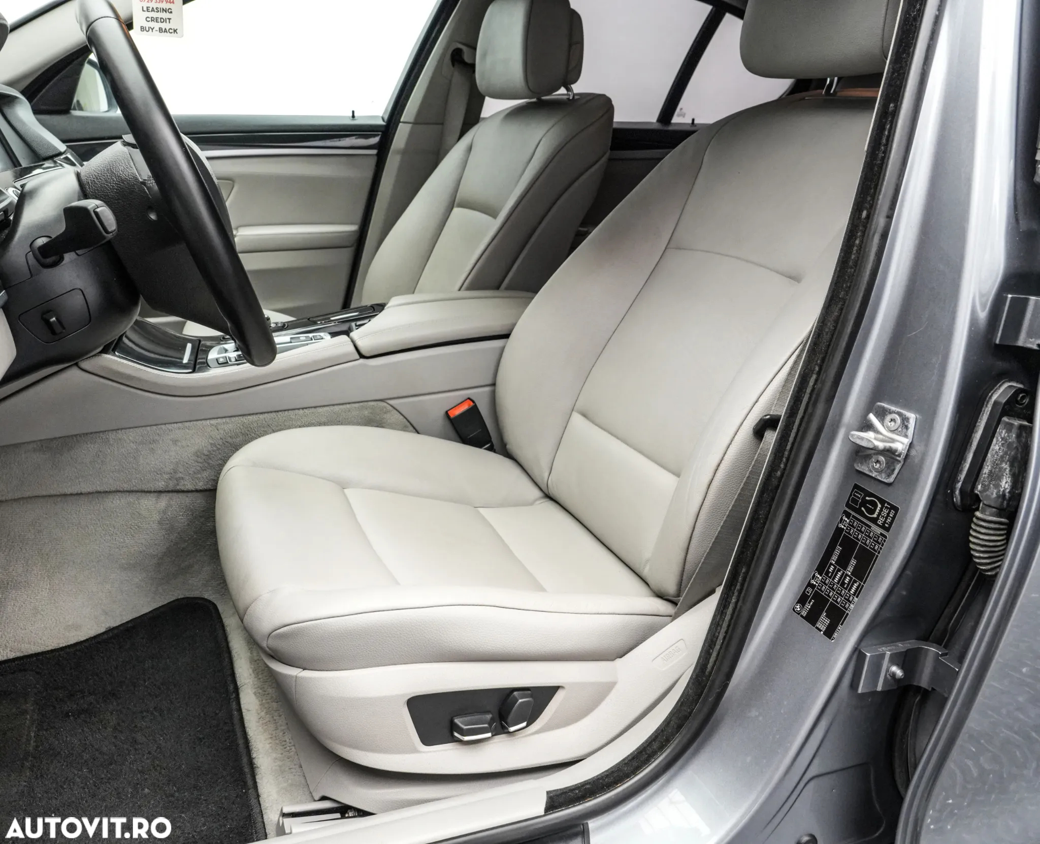 BMW Seria 5 525d xDrive - 13