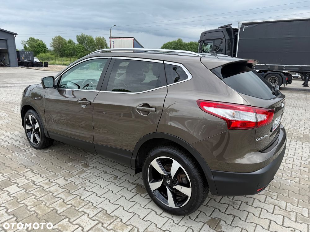 Nissan Qashqai 1.6 dCi Xtronic TEKNA+ - 6