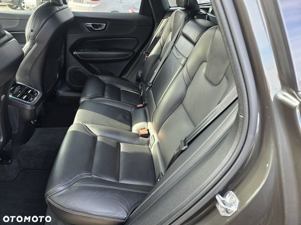 Volvo XC 60 D5 SCR AWD Inscription - 15