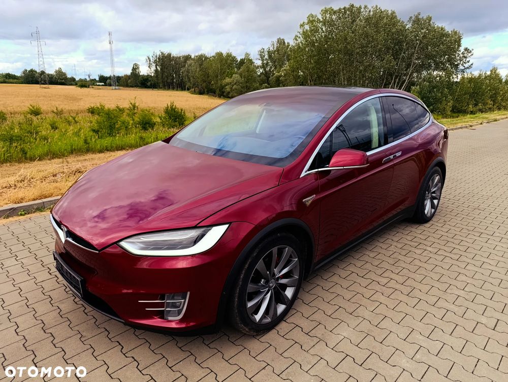 Tesla Model X - 36