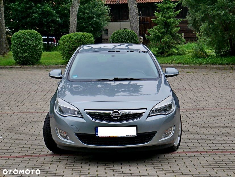 Opel Astra 1.4 Turbo Design Edition - 1