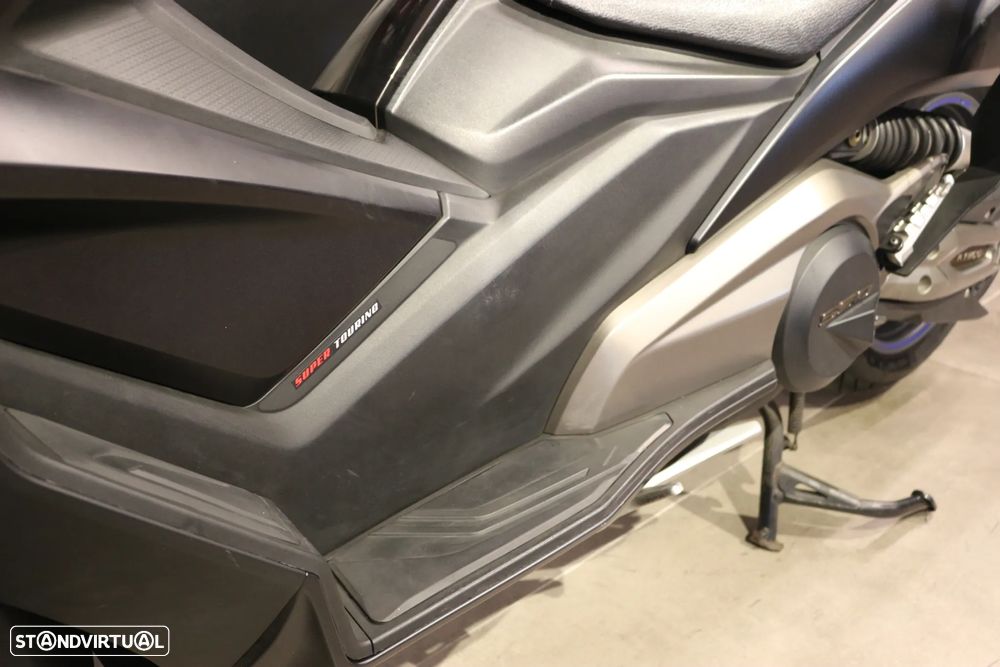 Kymco AK 550 - 7