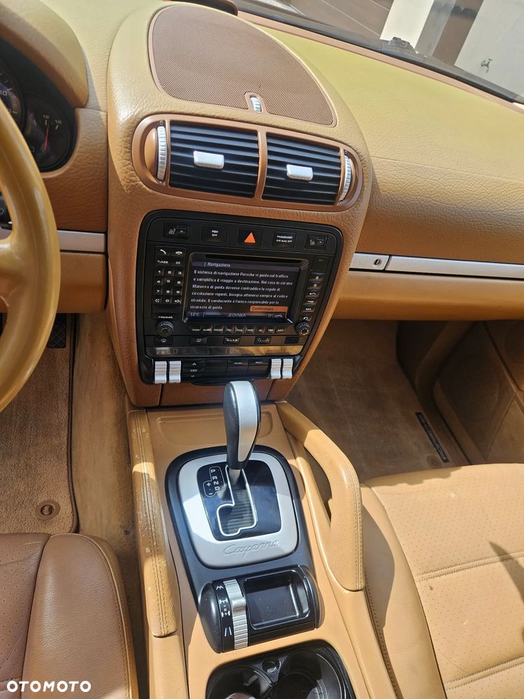 Porsche Cayenne - 8