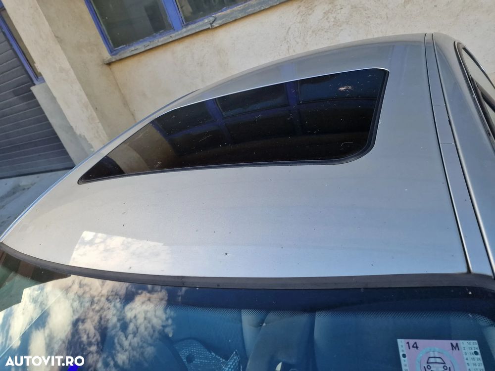 BMW Seria 3 320i - 12