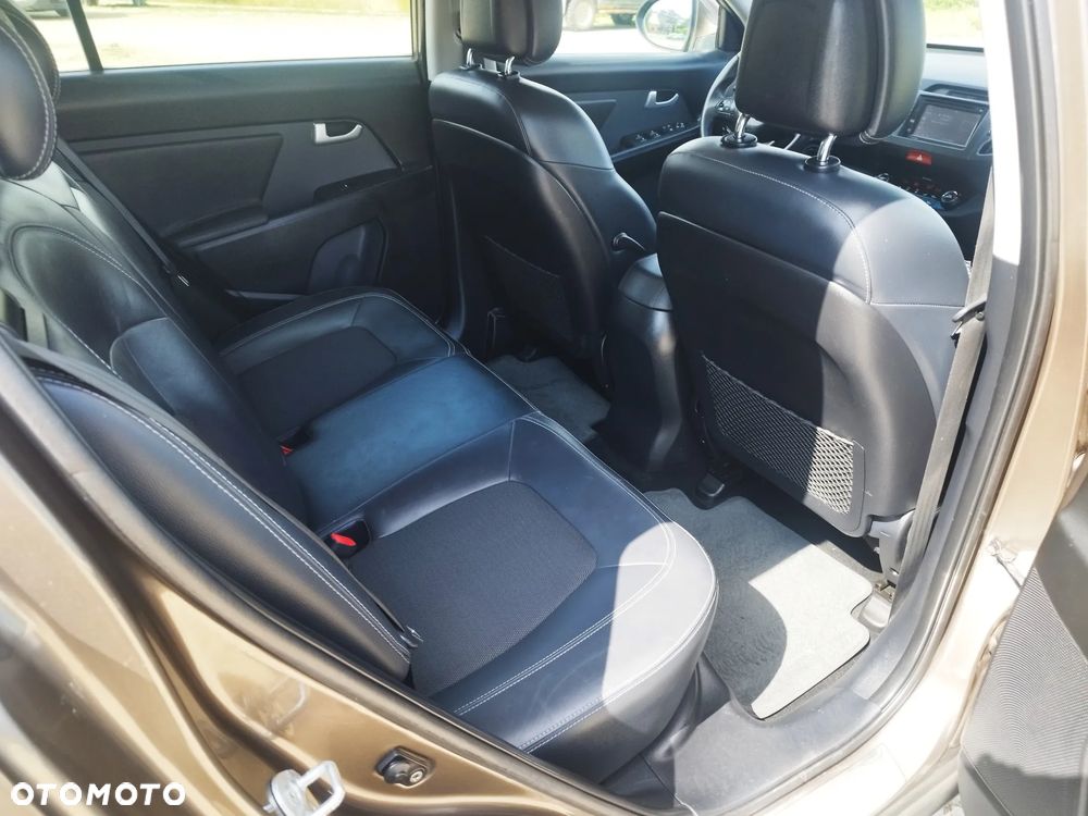 Kia Sportage 2.0 CVVT 2WD Attract - 26