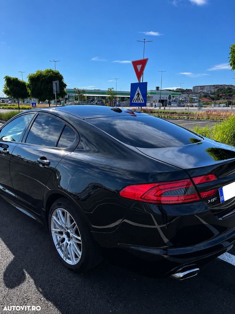 Jaguar XF 2.2D Premium Luxury - 6