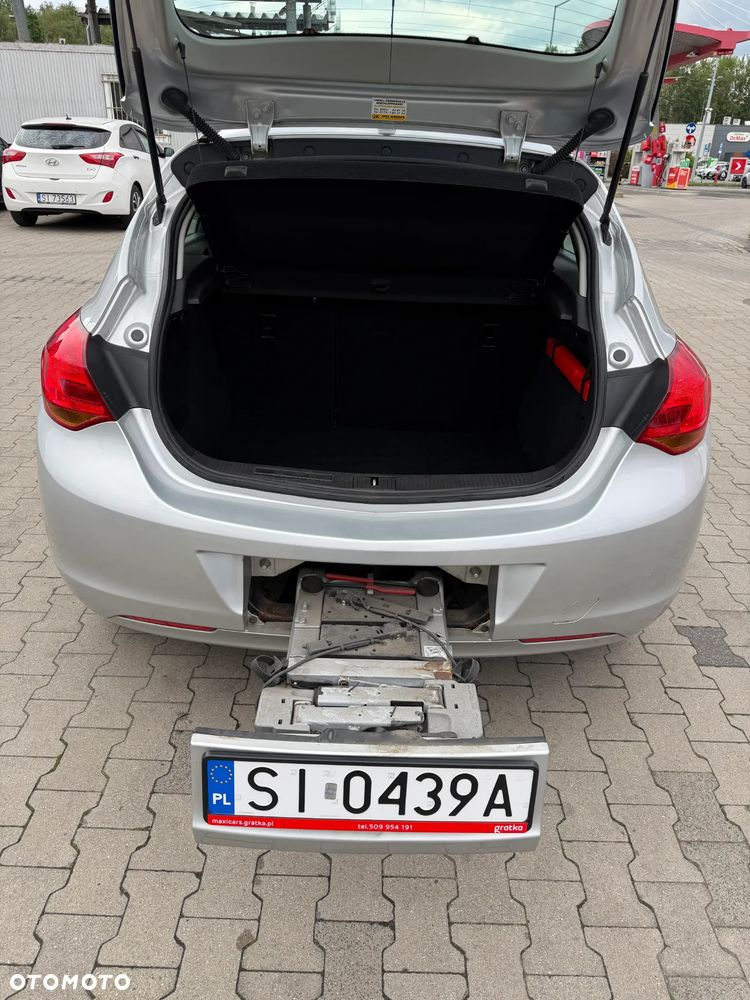 Opel Astra 1.6 Essentia - 9