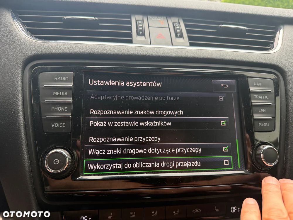 Skoda Octavia 2.0 TDI RS DSG - 25