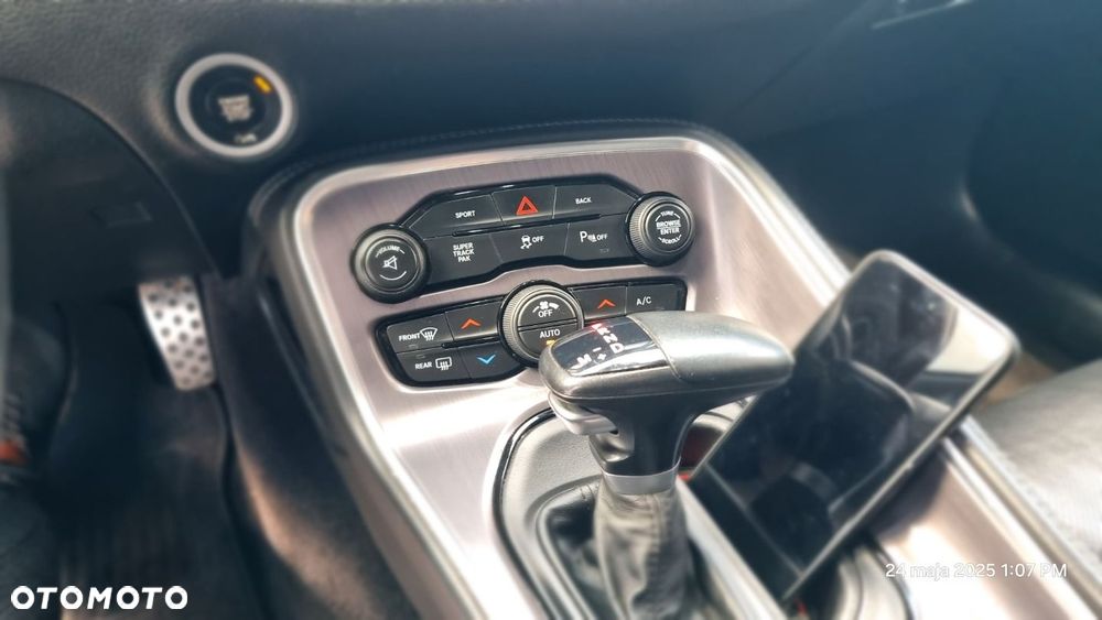 Dodge Challenger - 23