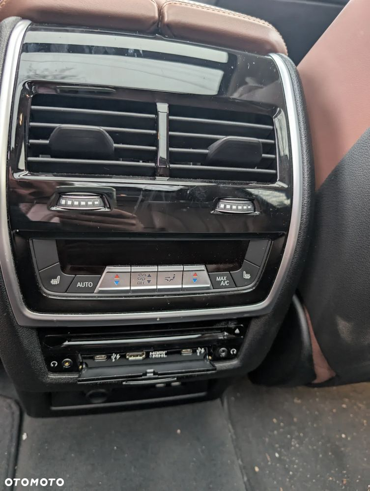 BMW X7 - 16