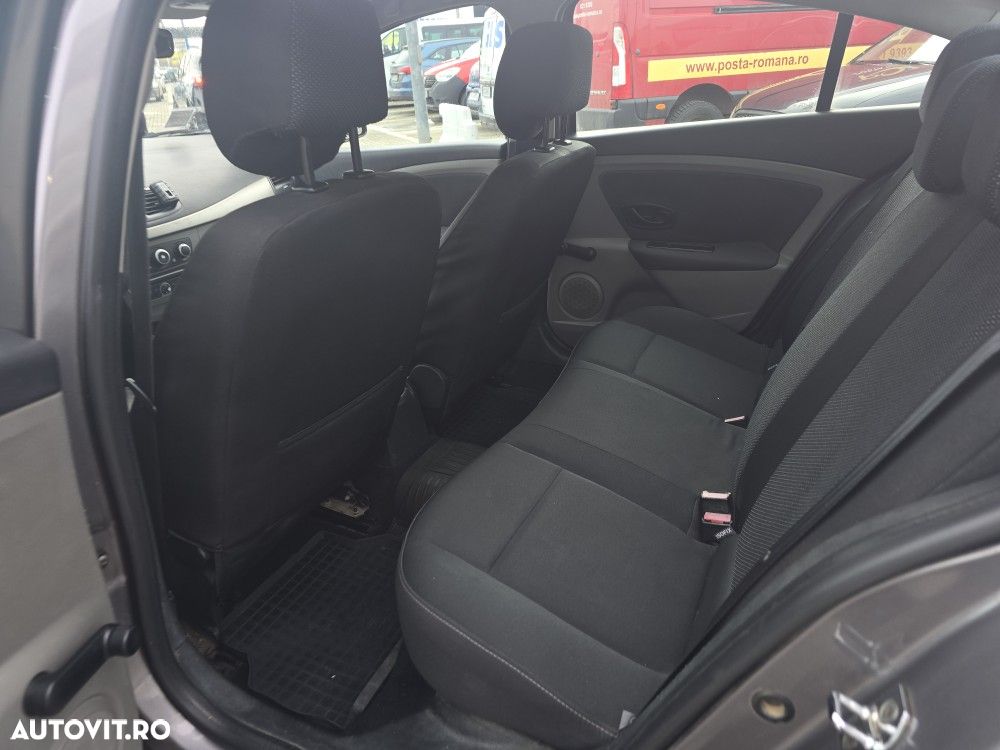 Renault Fluence 1.6 16V Authentique - 8