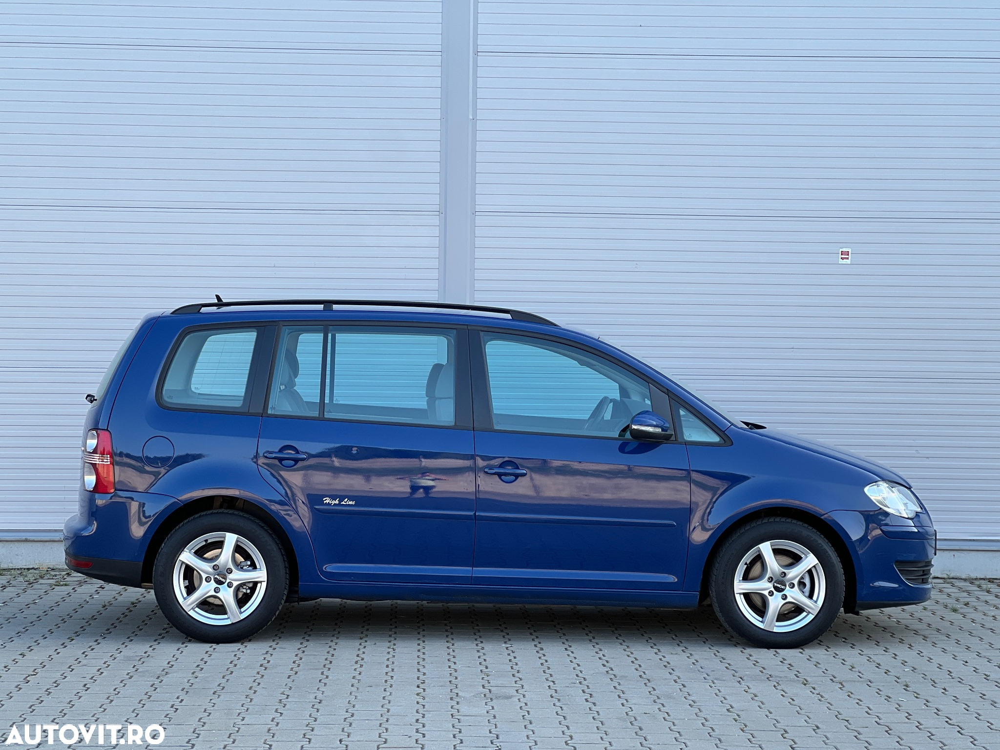 Volkswagen Touran 1.9 TDI DPF Blue Motion Trendline - 2