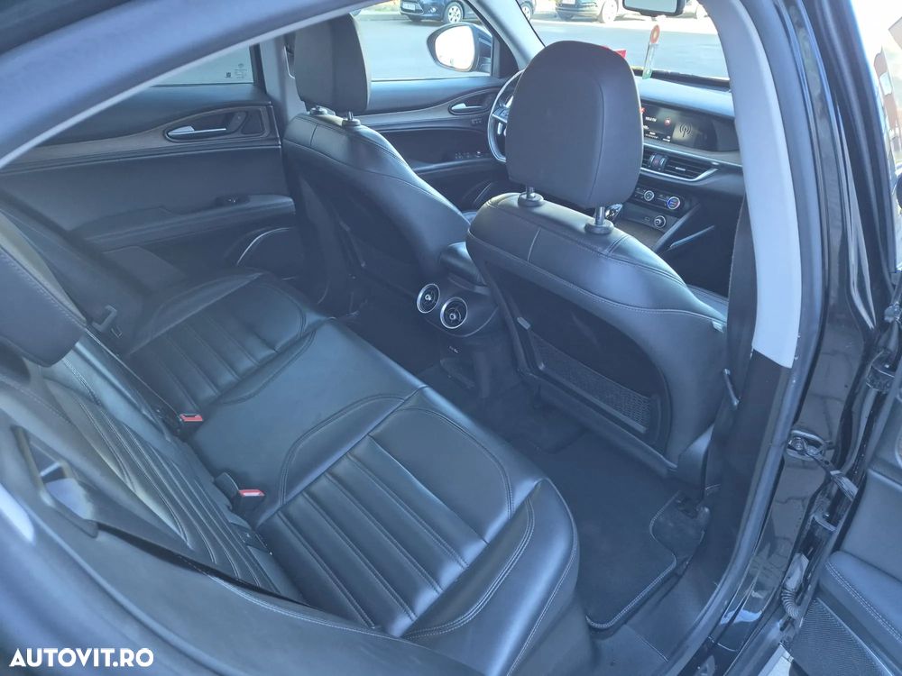 Alfa Romeo Stelvio 2.0 Turbo AWD AT8 Veloce - 22