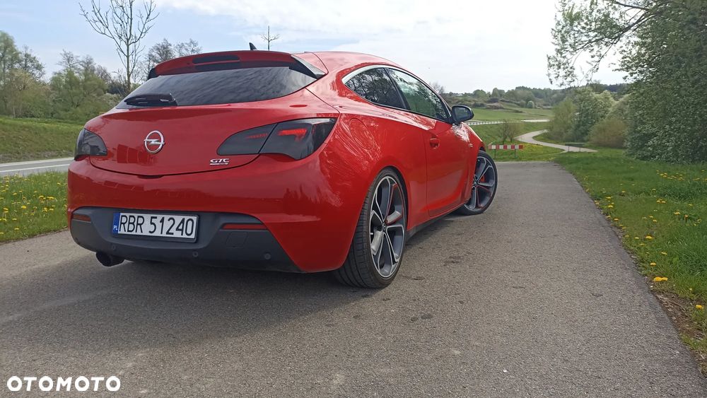 Opel Astra IV GTC 1.4 T Sport S&S - 2