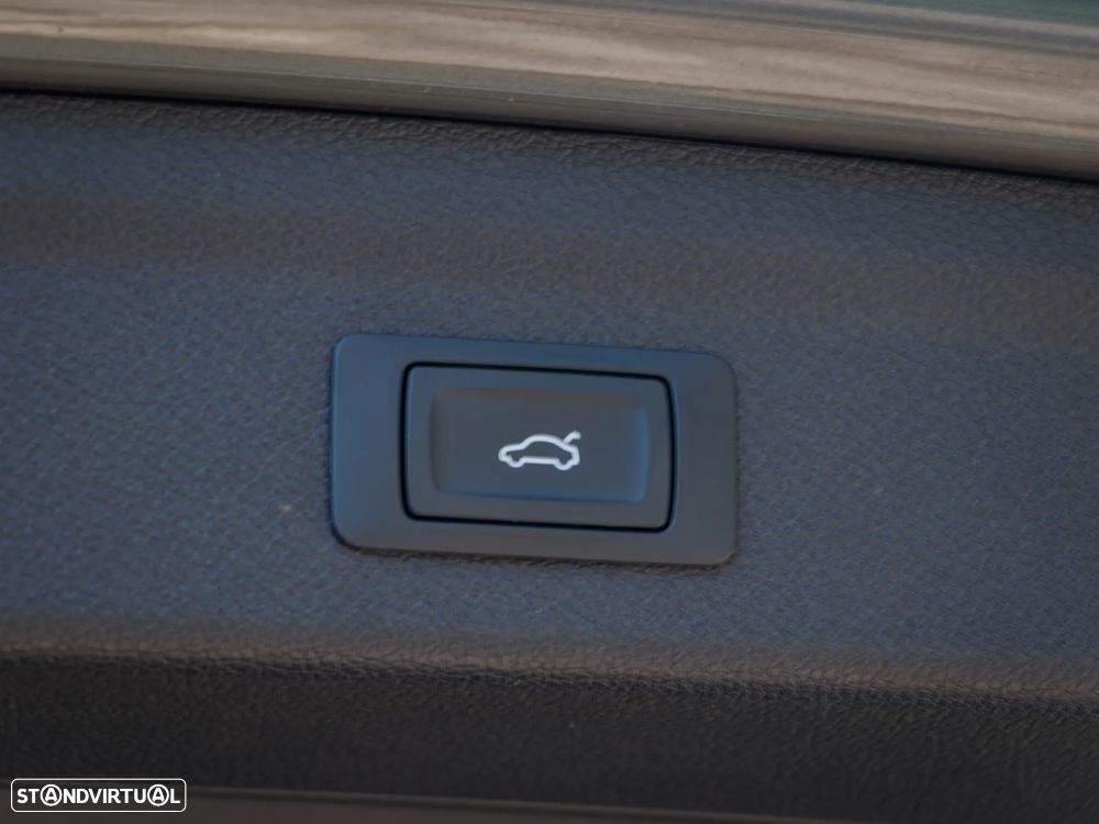 Audi Q3 45 TFSIe S tronic S line - 27