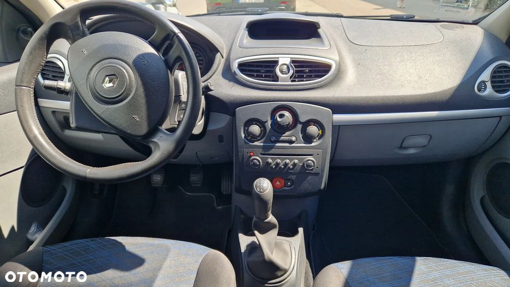 Renault Clio 1.4 16V Dynamique - 3