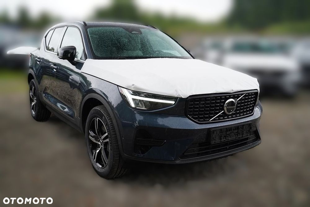 Volvo XC 40 B3 Plus Dark - 3