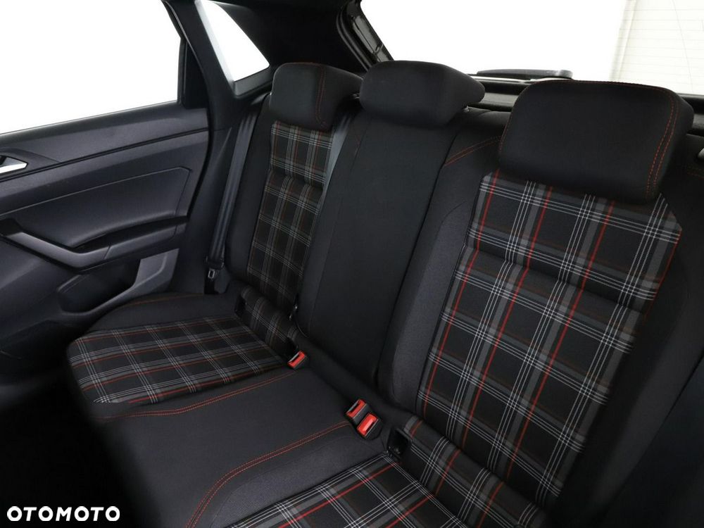 Volkswagen Polo 2.0 TSI DSG GTI - 18