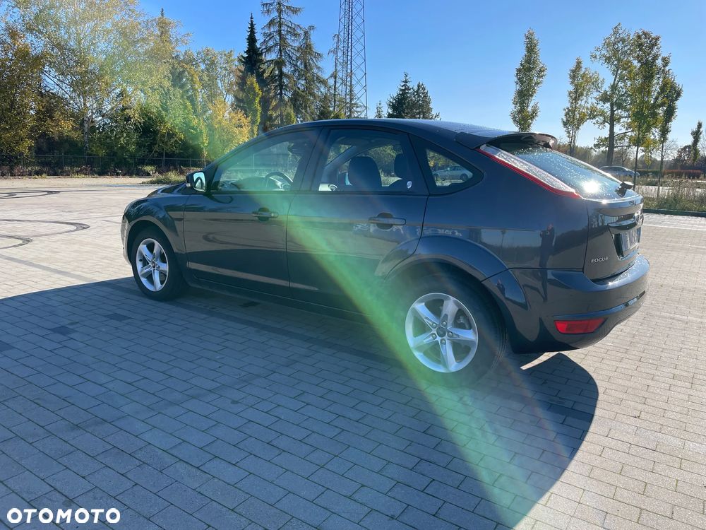 Ford Focus 1.8 Ghia - 9