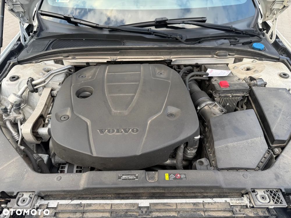 Volvo V60 D4 R-Design - 11