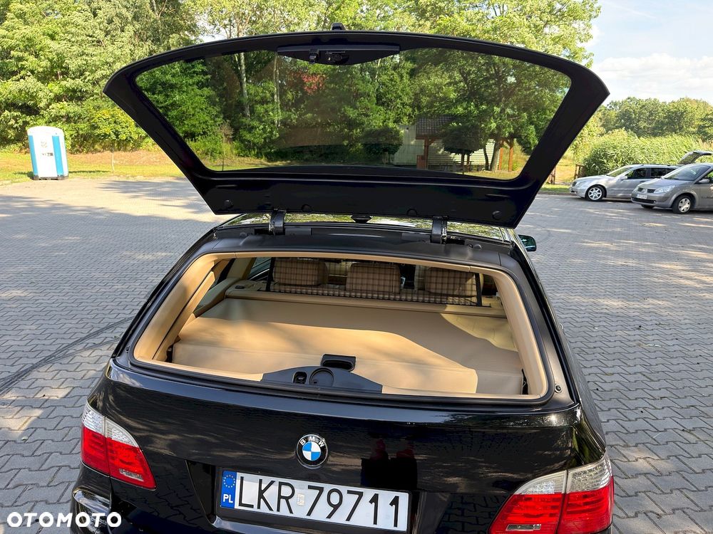 BMW Seria 5 525xd - 33