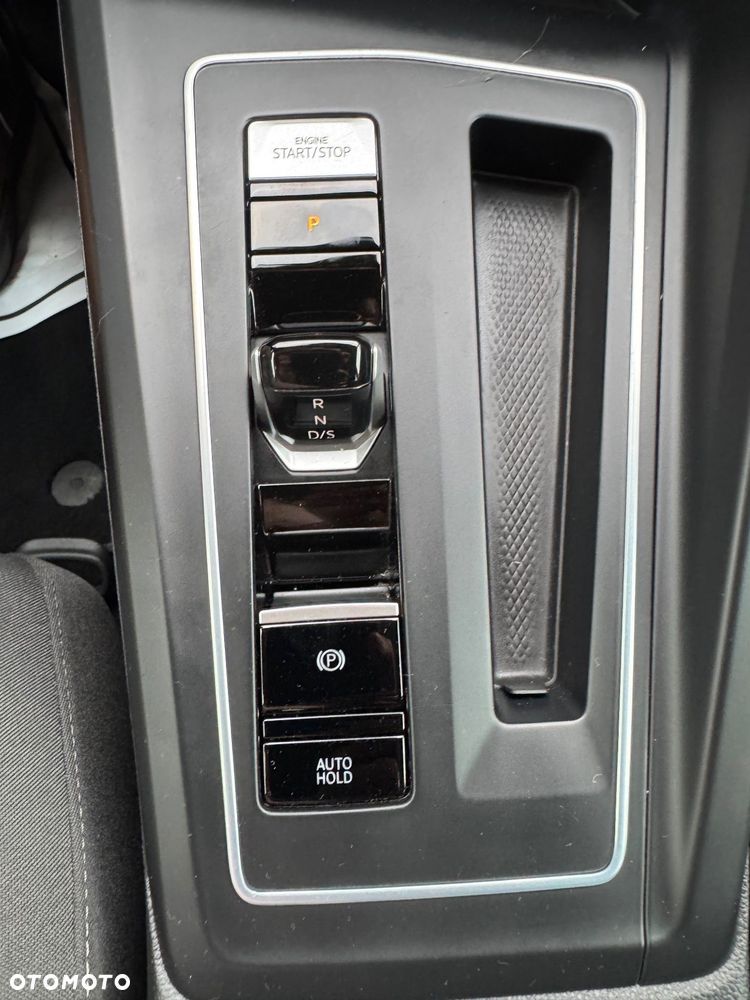 Volkswagen Golf 2.0 TDI SCR DSG Life - 23