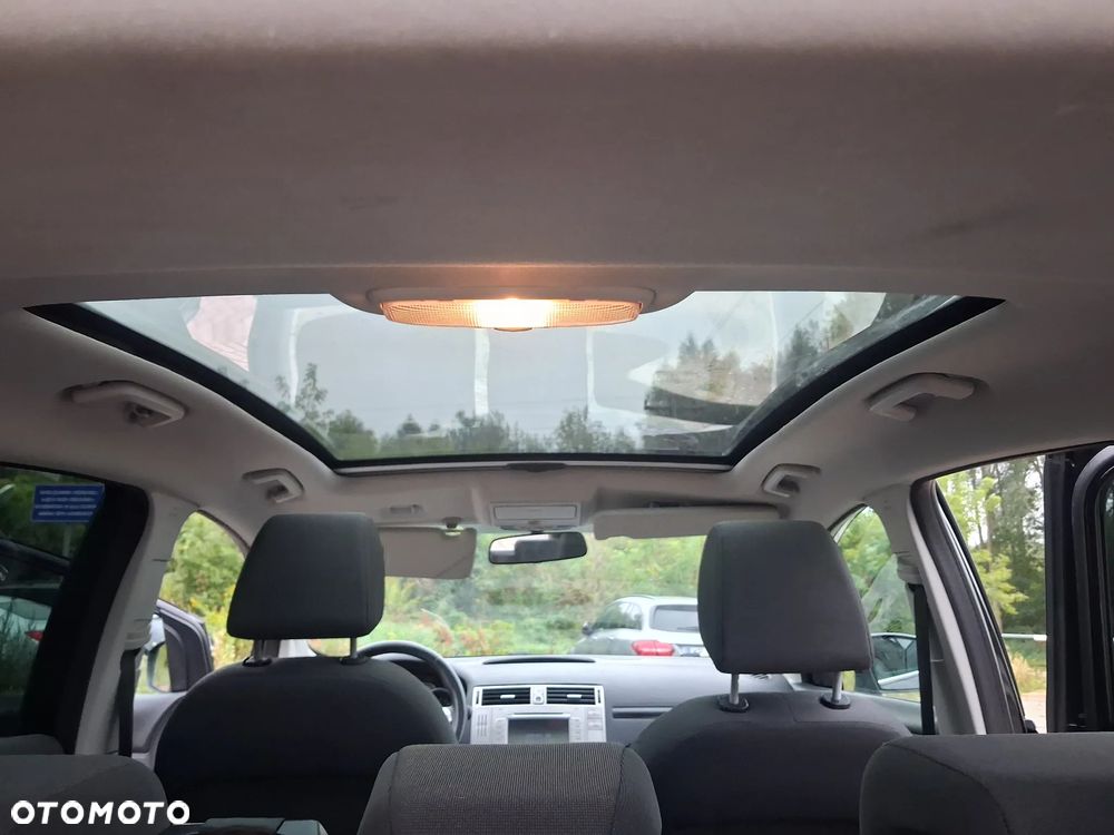 Ford Kuga 2.0 TDCi 2x4 Titanium - 18