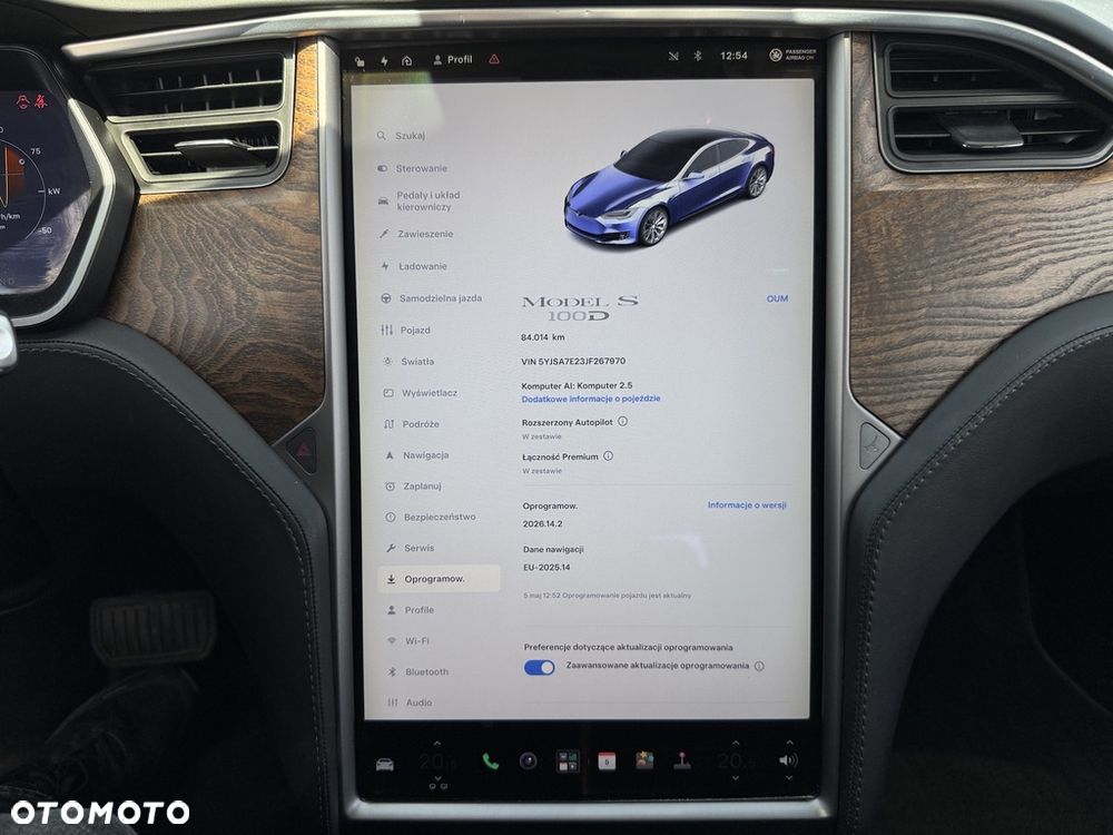 Tesla Model S - 8