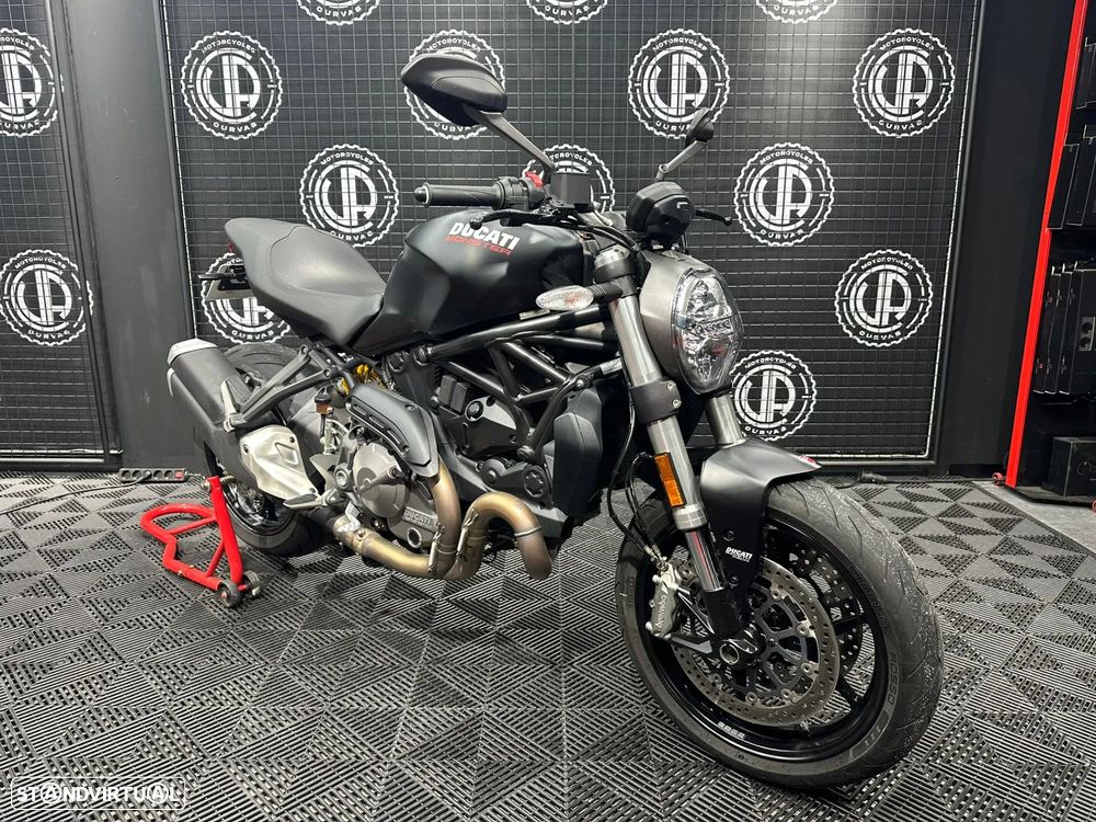 Ducati Monster 821 - 1