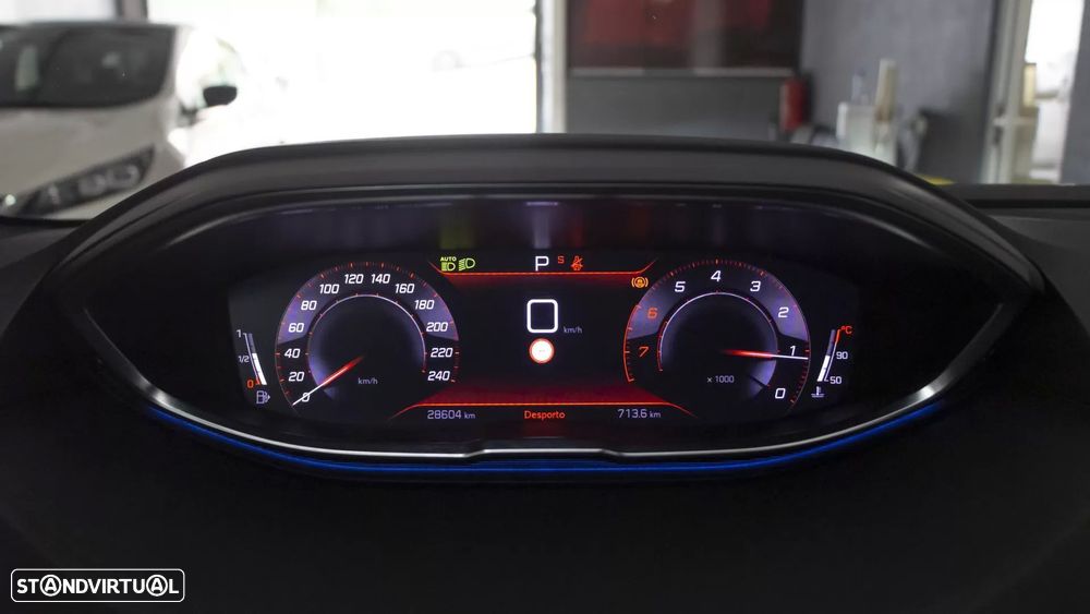 Peugeot 5008 1.2 PureTech Allure EAT8 - 25