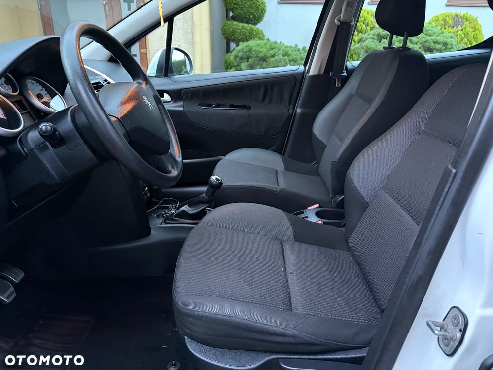 Peugeot 207 75 Millesim 200 - 24