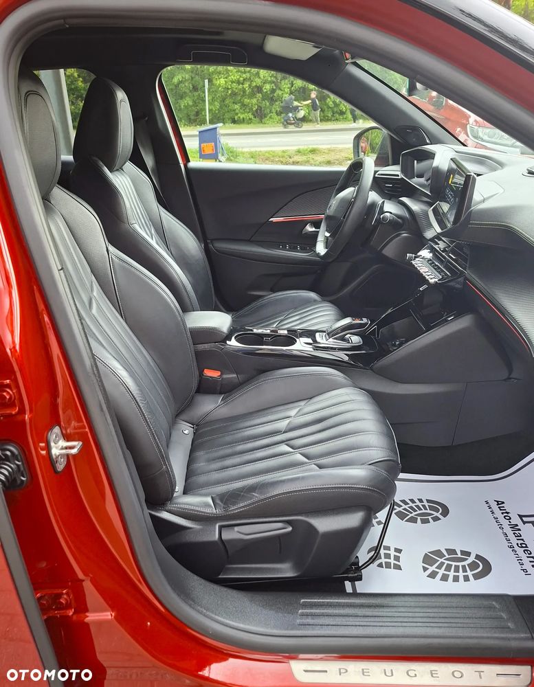 Peugeot 2008 PureTech 130 EAT8 GT - 9
