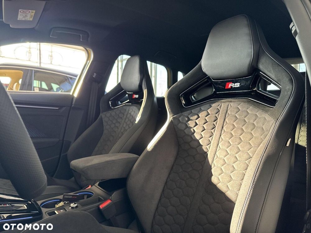 Audi RS3 Limousine - 11
